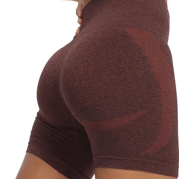 CONTOUR SEAMLESS WORKOUT SHORTS - Picture 4 of 6